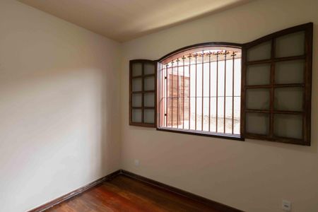 Casa à venda com 190m², 3 quartos e 3 vagasQuarto 2