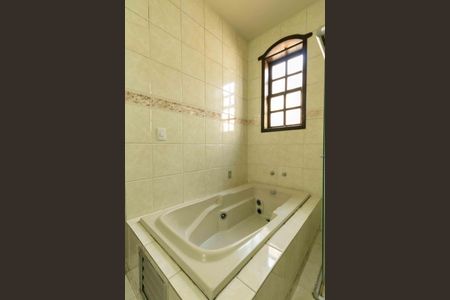 Casa à venda com 190m², 3 quartos e 3 vagasBanheiro Suite