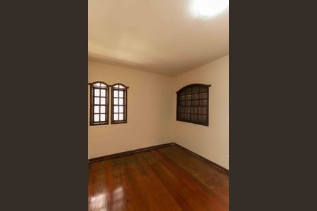 Casa à venda com 190m², 3 quartos e 3 vagasSala