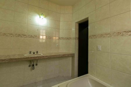 Casa à venda com 190m², 3 quartos e 3 vagasBanheiro Suite