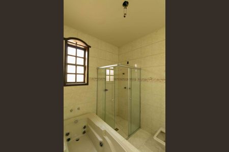 Casa à venda com 190m², 3 quartos e 3 vagasBanheiro Suite