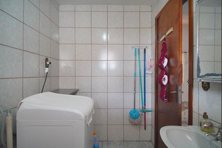 Casa à venda com 153m², 3 quartos e 2 vagasBanheiro 2