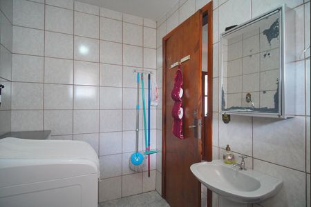 Casa à venda com 153m², 3 quartos e 2 vagasBanheiro 2