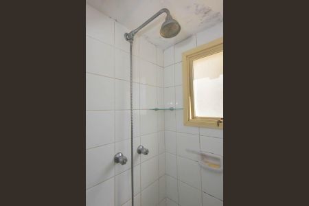 Apartamento para alugar com 98m², 2 quartos e 2 vagas Apartamento para alugar com 98m², 2 quartos e 2 vagasChuveiro do Banheiro da Suíte