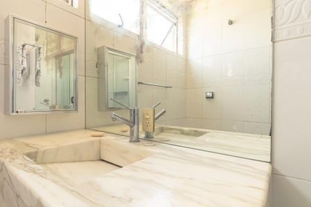 Apartamento à venda com 92m², 2 quartos e 1 vaga Apartamento à venda com 92m², 2 quartos e 1 vagaBanheiro