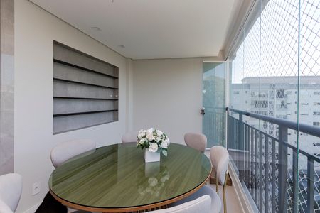 Apartamento à venda com 108m², 3 quartos e 2 vagasVaranda
