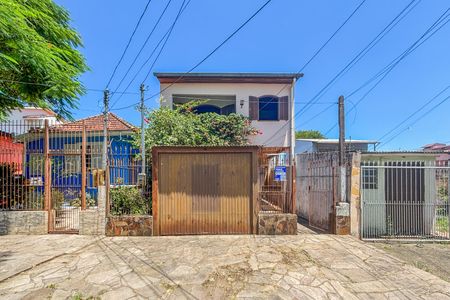 Casa à venda com 150m², 3 quartos e 1 vaga Casa à venda com 150m², 3 quartos e 1 vagaFachada