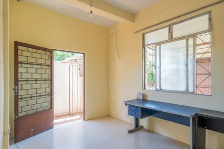 Casa à venda com 150m², 3 quartos e 1 vaga Casa à venda com 150m², 3 quartos e 1 vagaSala