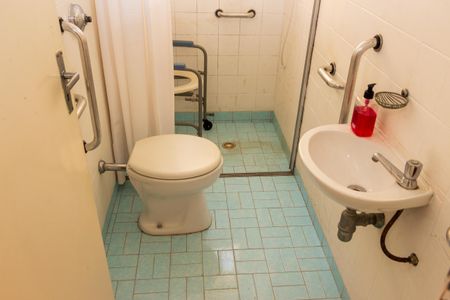 Casa para alugar com 140m², 3 quartos e 2 vagasBanheiro 1