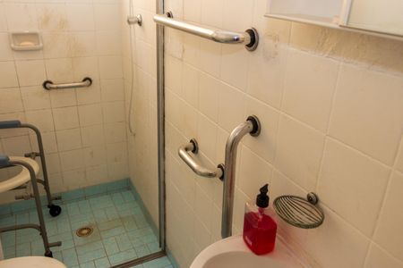 Casa para alugar com 140m², 3 quartos e 2 vagasDetalhe do banheiro 1