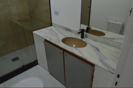 Casa de condomínio à venda com 190m², 3 quartos e 3 vagasBanheiro da Suíte 2