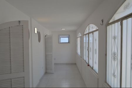 Casa de condomínio à venda com 190m², 3 quartos e 3 vagasVaranda 