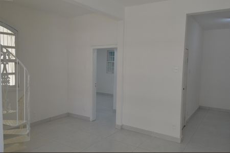 Casa de condomínio à venda com 190m², 3 quartos e 3 vagasSala