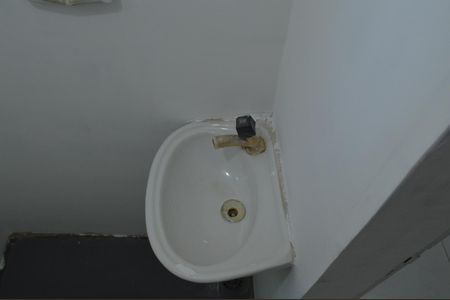 Casa de condomínio à venda com 190m², 3 quartos e 3 vagasBanheiro de Serviço