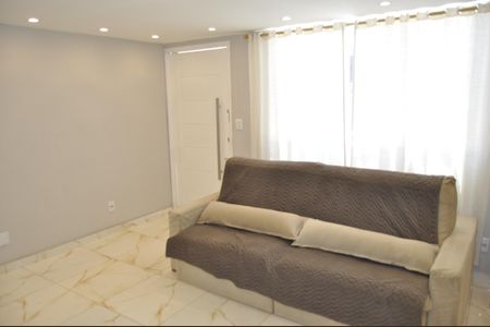 Casa de condomínio à venda com 145m², 2 quartos e 1 vagaSala