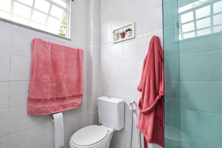 Casa à venda com 170m², 3 quartos e 2 vagasBanheiro Social