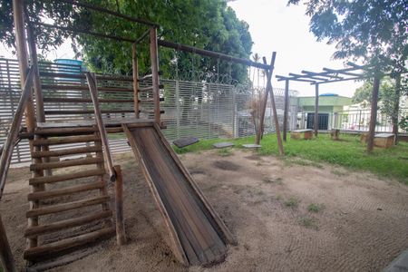 Apartamento à venda com 104m², 2 quartos e 1 vaga Apartamento à venda com 104m², 2 quartos e 1 vagaÁrea comum - Playground