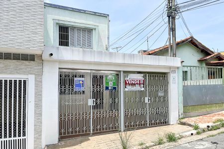 Casa à venda com 188m², 4 quartos e 2 vagasFachada + plaquinha