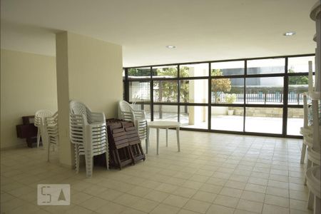 Apartamento à venda com 100m², 2 quartos e 2 vagas Apartamento à venda com 100m², 2 quartos e 2 vagasÁrea comum - Salão de festas