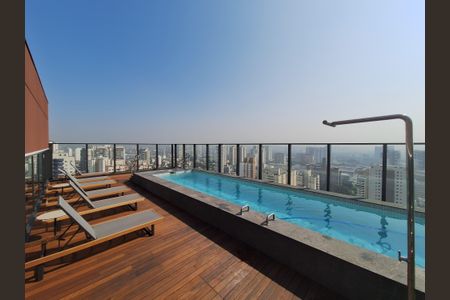 Studio para alugar com 30m², 1 quarto e sem vaga Studio para alugar com 30m², 1 quarto e sem vagaÁrea comum - Piscina