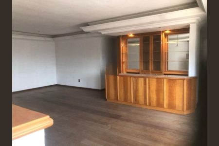 Casa à venda com 460m², 4 quartos e 4 vagasSala