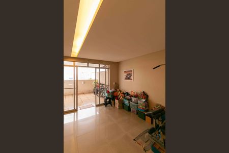 Apartamento à venda com 180m², 3 quartos e 2 vagas Apartamento à venda com 180m², 3 quartos e 2 vagasSala de Estar