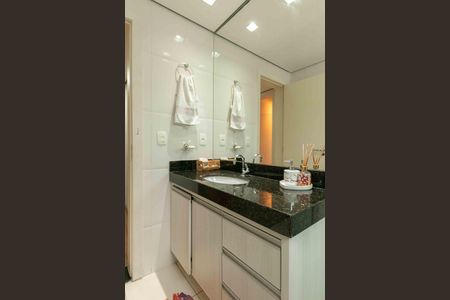 Apartamento à venda com 180m², 3 quartos e 2 vagas Apartamento à venda com 180m², 3 quartos e 2 vagasBanheiro Social