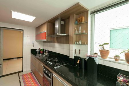 Apartamento à venda com 180m², 3 quartos e 2 vagas Apartamento à venda com 180m², 3 quartos e 2 vagasCozinha