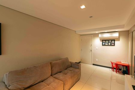 Apartamento à venda com 180m², 3 quartos e 2 vagas Apartamento à venda com 180m², 3 quartos e 2 vagasSala de TV