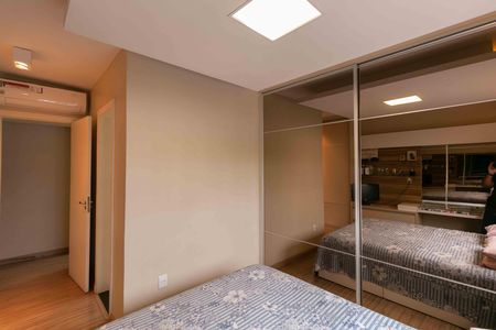 Apartamento à venda com 180m², 3 quartos e 2 vagas Apartamento à venda com 180m², 3 quartos e 2 vagasQuarto 2 Suite