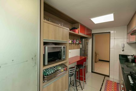Apartamento à venda com 180m², 3 quartos e 2 vagas Apartamento à venda com 180m², 3 quartos e 2 vagasCozinha