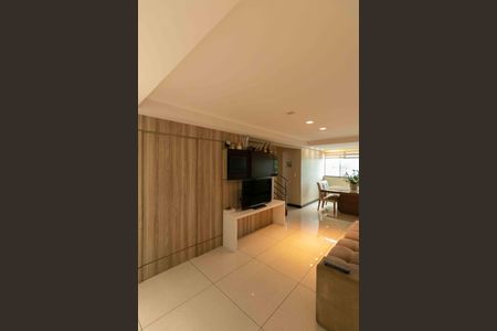 Apartamento à venda com 180m², 3 quartos e 2 vagas Apartamento à venda com 180m², 3 quartos e 2 vagasSala de TV