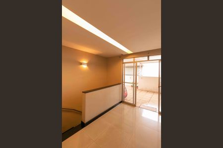 Apartamento à venda com 180m², 3 quartos e 2 vagas Apartamento à venda com 180m², 3 quartos e 2 vagasSala de Estar