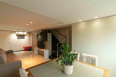 Apartamento à venda com 180m², 3 quartos e 2 vagas Apartamento à venda com 180m², 3 quartos e 2 vagasSala de Jantar