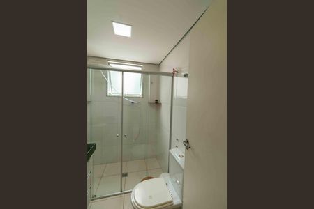 Apartamento à venda com 180m², 3 quartos e 2 vagas Apartamento à venda com 180m², 3 quartos e 2 vagasBanheiro Suite