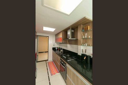 Apartamento à venda com 180m², 3 quartos e 2 vagas Apartamento à venda com 180m², 3 quartos e 2 vagasCozinha