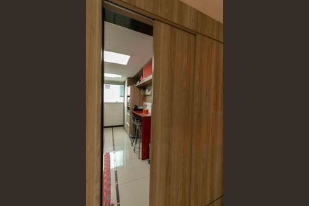 Apartamento à venda com 180m², 3 quartos e 2 vagas Apartamento à venda com 180m², 3 quartos e 2 vagasCozinha