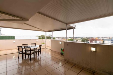 Apartamento à venda com 180m², 3 quartos e 2 vagas Apartamento à venda com 180m², 3 quartos e 2 vagasVaranda gourmet