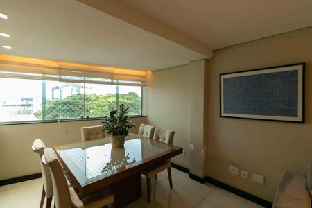 Apartamento à venda com 180m², 3 quartos e 2 vagas Apartamento à venda com 180m², 3 quartos e 2 vagasSala de Jantar
