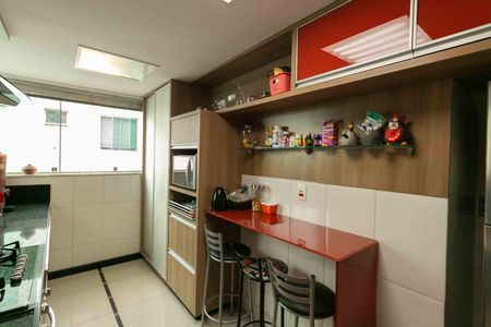 Apartamento à venda com 180m², 3 quartos e 2 vagas Apartamento à venda com 180m², 3 quartos e 2 vagasCozinha