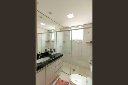 Apartamento à venda com 180m², 3 quartos e 2 vagas Apartamento à venda com 180m², 3 quartos e 2 vagasBanheiro Suite