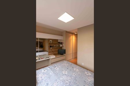 Apartamento à venda com 180m², 3 quartos e 2 vagas Apartamento à venda com 180m², 3 quartos e 2 vagasQuarto 2 Suite
