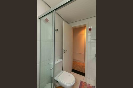 Apartamento à venda com 180m², 3 quartos e 2 vagas Apartamento à venda com 180m², 3 quartos e 2 vagasBanheiro Suite