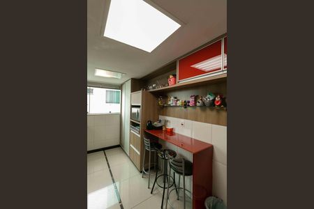 Apartamento à venda com 180m², 3 quartos e 2 vagas Apartamento à venda com 180m², 3 quartos e 2 vagasCozinha