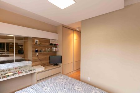 Apartamento à venda com 180m², 3 quartos e 2 vagas Apartamento à venda com 180m², 3 quartos e 2 vagasQuarto 2 Suite