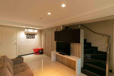 Apartamento à venda com 180m², 3 quartos e 2 vagas Apartamento à venda com 180m², 3 quartos e 2 vagasSala de TV