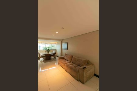 Apartamento à venda com 180m², 3 quartos e 2 vagas Apartamento à venda com 180m², 3 quartos e 2 vagasSala de TV