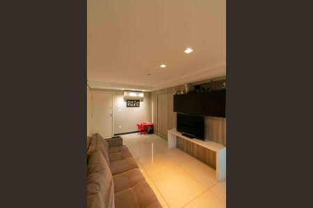 Apartamento à venda com 180m², 3 quartos e 2 vagas Apartamento à venda com 180m², 3 quartos e 2 vagasSala de TV
