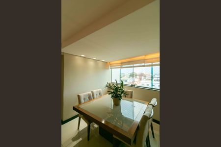 Apartamento à venda com 180m², 3 quartos e 2 vagas Apartamento à venda com 180m², 3 quartos e 2 vagasSala de Jantar