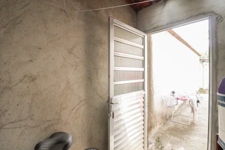 Casa à venda com 100m², 3 quartos e 2 vagas Casa à venda com 100m², 3 quartos e 2 vagasQuintal e Área de Serviço